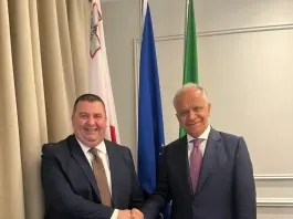Il ministro dell’interno Piantedosi a Malta incontra l’omologo Bedingfield