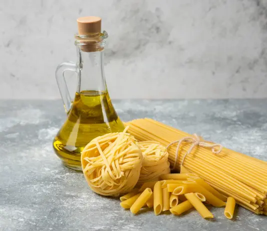 Pasta e olio EVO: il connubio perfetto della dieta mediterranea pasta olio