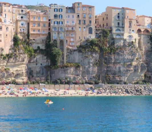 In estate nuovi collegamenti ferroviari in Calabria per accompagnare turisti e viaggiatori