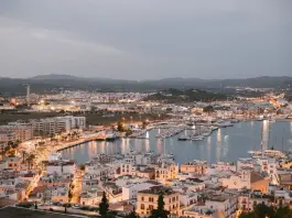 Un cameriere italiano di 33 anni trovato morto a Ibiza