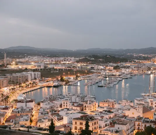 Un cameriere italiano di 33 anni trovato morto a Ibiza