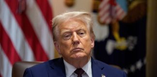 Trump scherza con i giornalisti: “Il mio terzo mandato sarà il migliore”