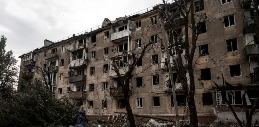 Missili russi su Kiev, colpito quartiere residenziale