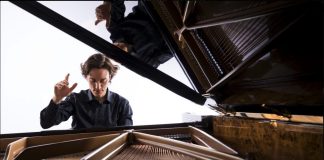 Il virtuosismo pianistico di Alessandro Taverna in concerto al Teatro Massimo