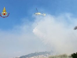 Roghi nei pressi dell’area di Monte Ciocci a Roma, a lavoro i Vigili del Fuoco