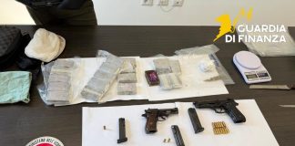 Sequestrati nel Napoletano 2 kg di hashish e tre pistole con la matricola abrasa, un arresto