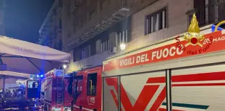 Incendio in un palazzo di via Maqueda a Palermo, stabile evacuato e alcuni intossicati