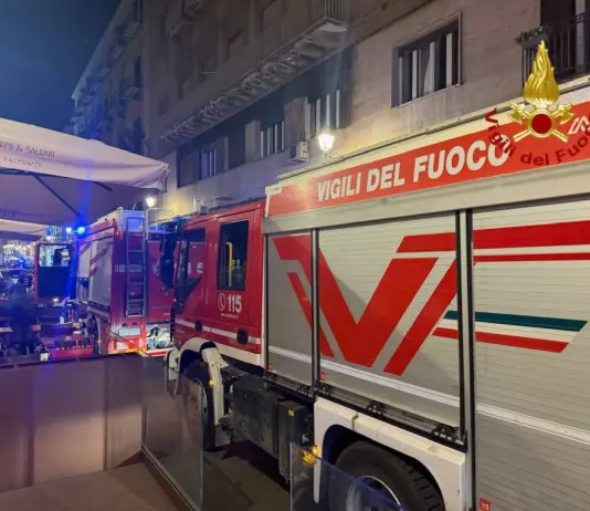 Incendio in un palazzo di via Maqueda a Palermo, stabile evacuato e alcuni intossicati
