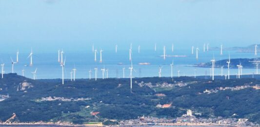 Cina, obiettivo produzione di energia da fonti non fossili al 50% entro il 2030