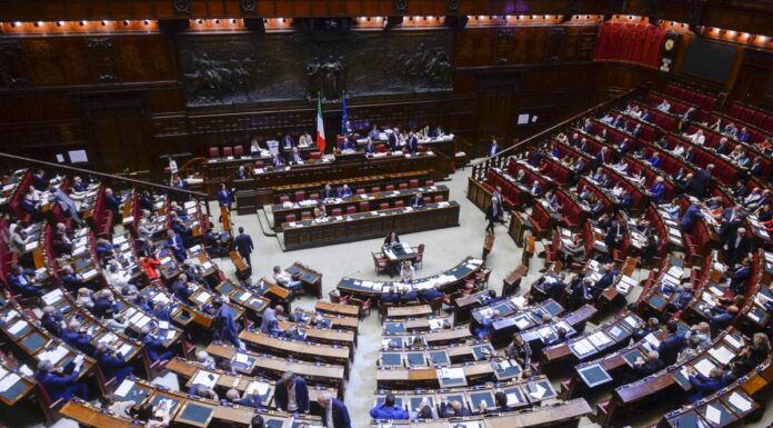 Delmastro, Camera non autorizza l’uso delle chat, voto a scrutinio segreto
