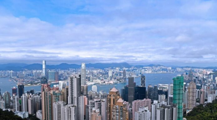 Cina, banca Ubs rialza al 4,5% le previsioni su crescita del Pil di Hong Kong