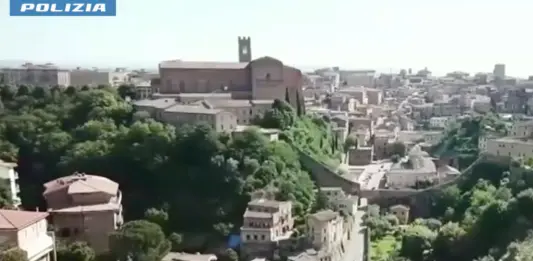 Scritte contro Meloni e i poliziotti a Siena, Digos denuncia 24enne albanese