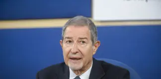 Campi Flegrei, Musumeci “Al lavoro per ridurre l’esposizione al rischio”