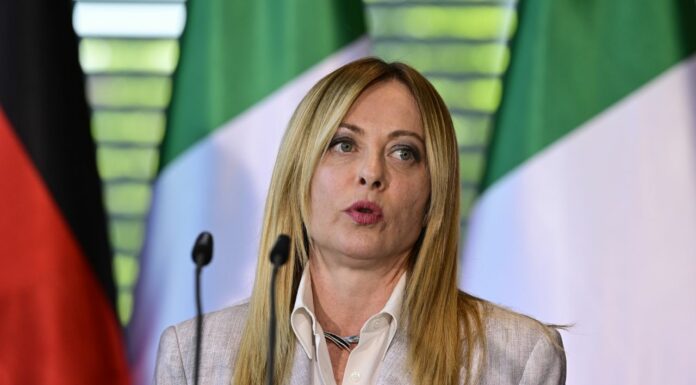 Meloni “In Europa non c’è spazio per chi alimenta l’immigrazione clandestina”