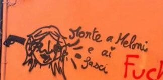Scritte contro Meloni a Bologna, perquisizioni per uno dei presunti autori