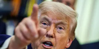 Trump “Abbiamo il controllo totale dello Stretto di Hormuz e lo manterremo”