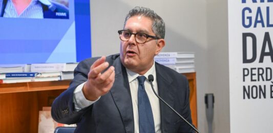 Liguria, archiviata inchiesta su Toti. Gip “Elementi non idonei a condanna”