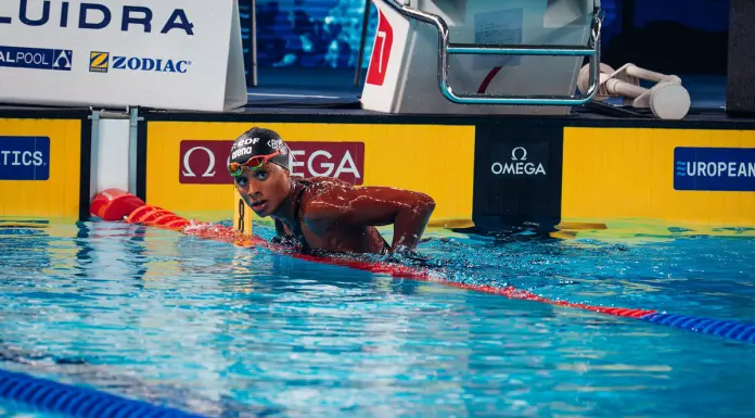 Immensa Sara Curtis, record del mondo nei 50 dorso in semifinale agli Europei