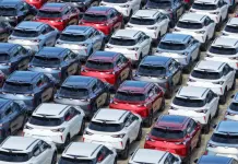 I campani non comprano auto nuove, ultimi in Italia