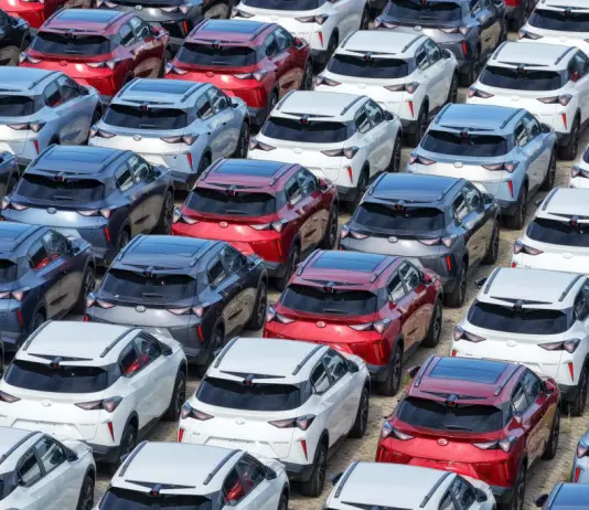 I campani non comprano auto nuove, ultimi in Italia