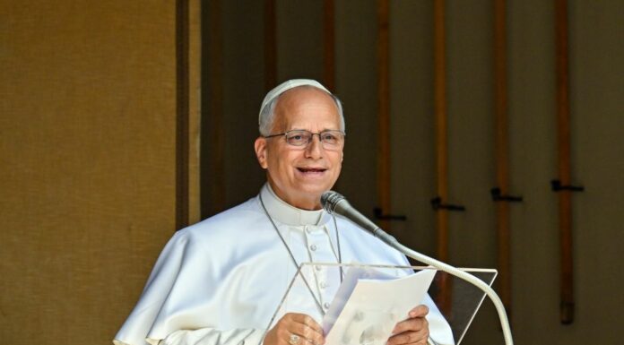 Papa “Dignità dei minori migranti calpestata, tutelarne diritti fondamentali”