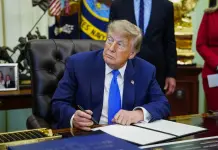 Trump “Israeliani non colpiscano Gaza, Hamas ha accettato di deporre le armi”