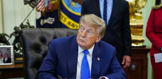 Trump “Israeliani non colpiscano Gaza, Hamas ha accettato di deporre le armi”