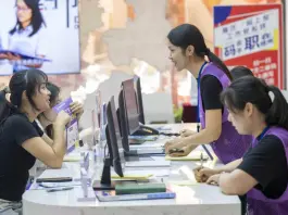 Cina, mercato del lavoro stabile nei primi 7 mesi del 2026