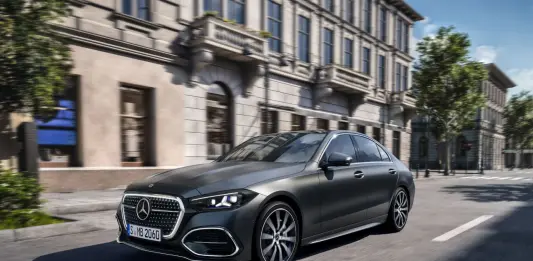 La nuova Mercedes-Benz Classe C, più tecnologia e motori elettrificati
