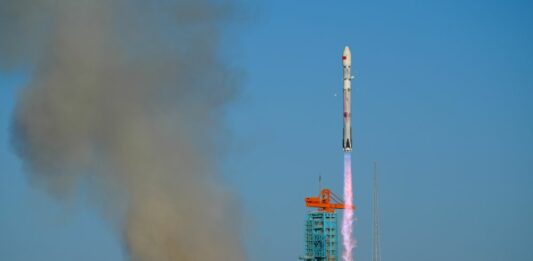 La Cina lancia Zhuque-3 e realizza il primo recupero a terra di un razzo