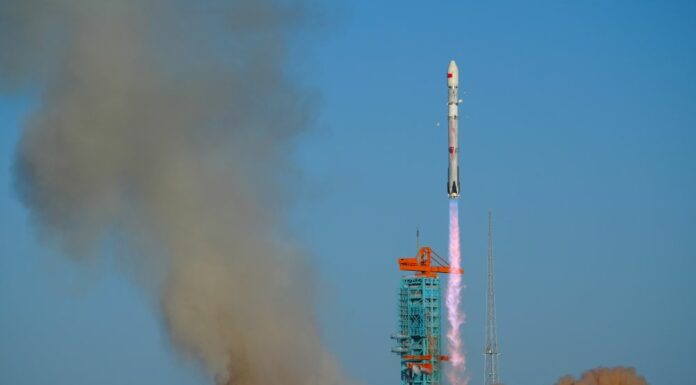 La Cina lancia Zhuque-3 e realizza il primo recupero a terra di un razzo