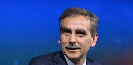 Mps, Lovaglio prepara le contromosse all’Opas di Intesa Sanpaolo