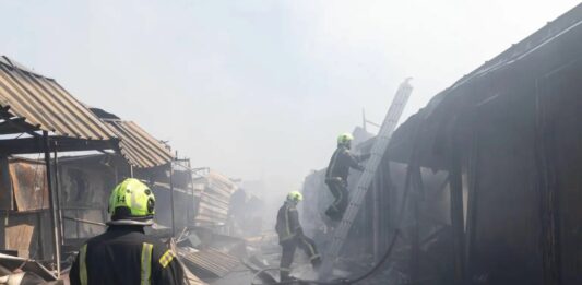 Attacco russo su Kiev con almeno 12 morti, colpito ospedale psichiatrico