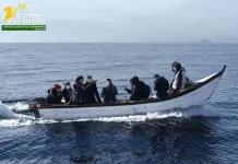Intercettato un barchino con a bordo migranti in Sardegna, arrestato lo scafista