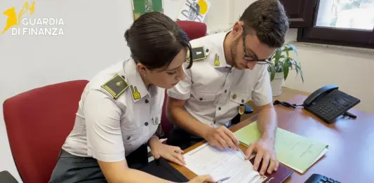 Truffa su bonus facciate a Torino, arrestata coppia di amministratori condominiali