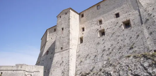 La fibra di Open Fiber abilita l’albergo diffuso nel borgo riminese di San Leo