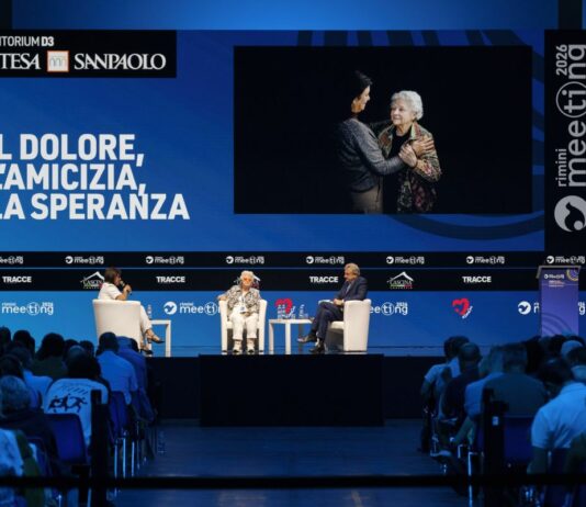 Incontro tra due “sorelle di dolore” apre la 47^ edizione del Meeting di Rimini
