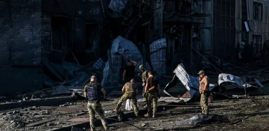 Notte di attacchi incrociati tra Russia e Ucraina, morti e feriti