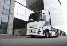 Volvo lancia un camion in edizione speciale per celebrare il suo centenario