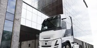 Volvo lancia un camion in edizione speciale per celebrare il suo centenario
