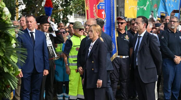 Sisma 2016, Meloni ad Amatrice per il decennale. Zuppi “Ricostruire la comunità”