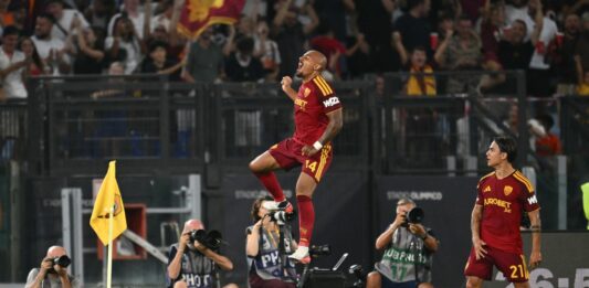 Tre volte Dybala-Malen, poi Pisilli: la Roma piega la Fiorentina