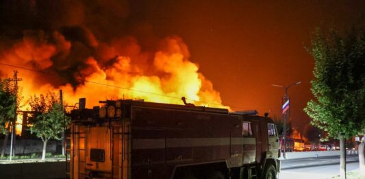 Ucraina, due morti nell’attacco alla raffineria russa a Krasnodar