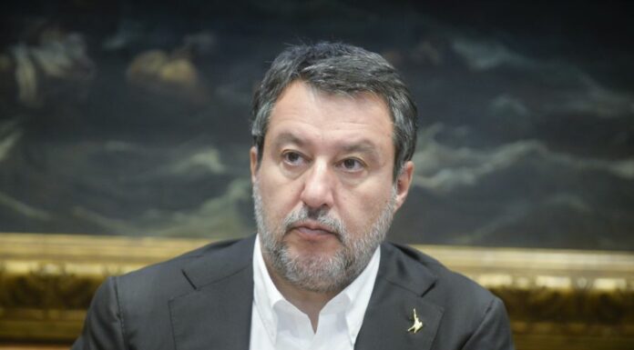 Salvini “Prorogheremo sconto su diesel, poi ragioniamo più su lungo termine”