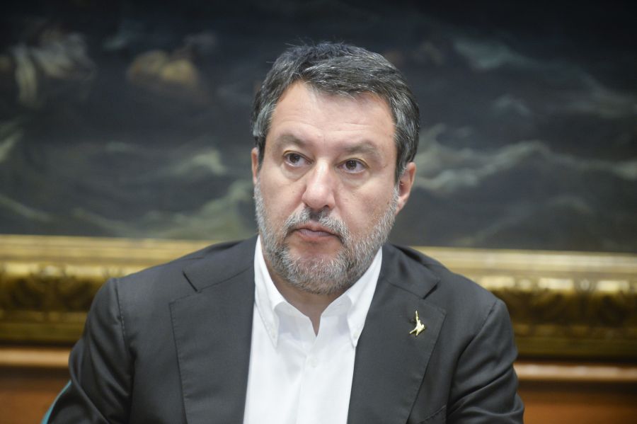 Salvini “Prorogheremo sconto su diesel, poi ragioniamo più su lungo termine”
