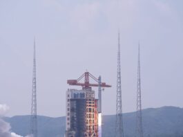 Cina, lanciati sette satelliti con un razzo Long March-6C