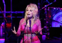 Lutto nella musica, morta a 80 anni la cantante country Dolly Parton