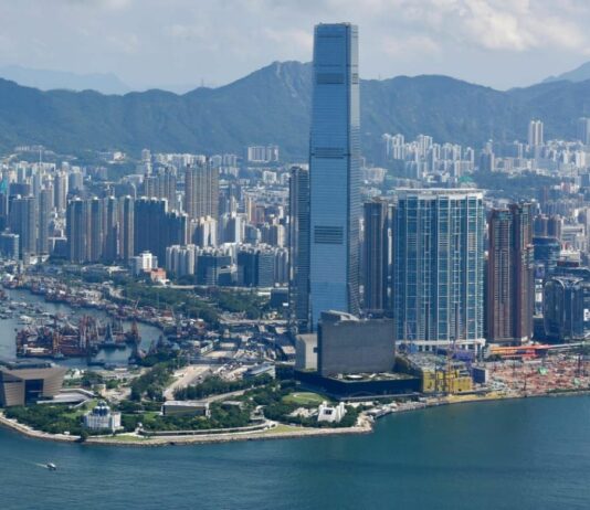Cina, a Hong Kong una piattaforma IA per migliorare il rendimento scolastico