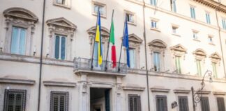 Governo proroga sconto accise e approva decreto per continuità impianti ex Ilva