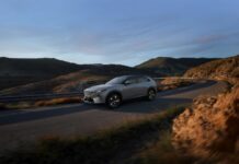 Mazda CX-6e, tecnologia e design per il nuovo SUV elettrico